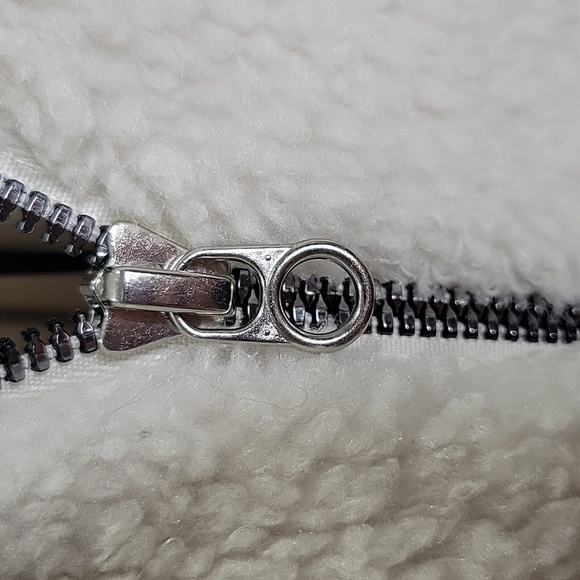 LULULEMON Women's White Cinchable Sherpa Jacket Size 4 - Picture 5 of 13